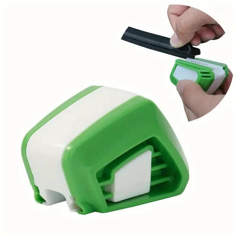 Car Wiper Blade Repair Tool Windshield Wiper Restorer Rubber Refresher Cleaning Tool Wiper Conditioner for Streak-Free Wipe