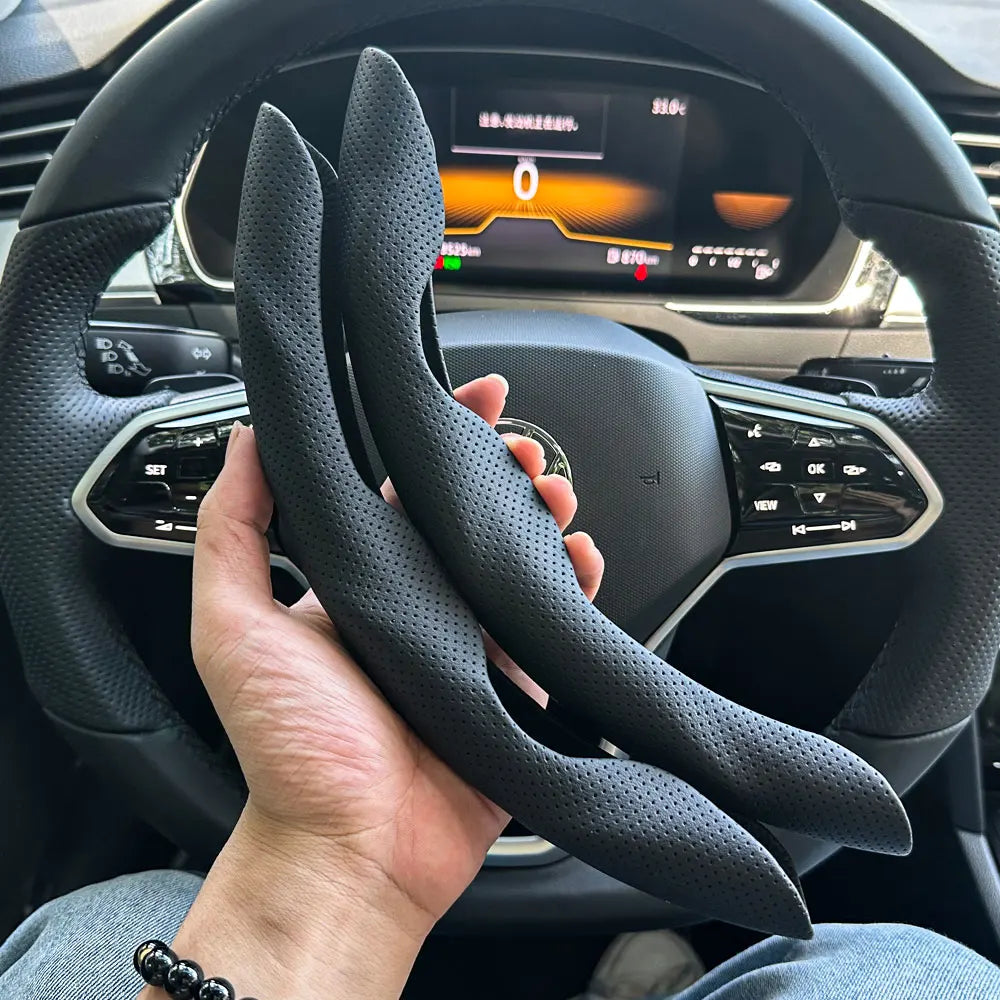 2PCS Car Steering Wheel Cover Warm Winter 38cm Round Steery Wheel Universa Glossy Laser Carbon Fiber Auto Interior Accessories