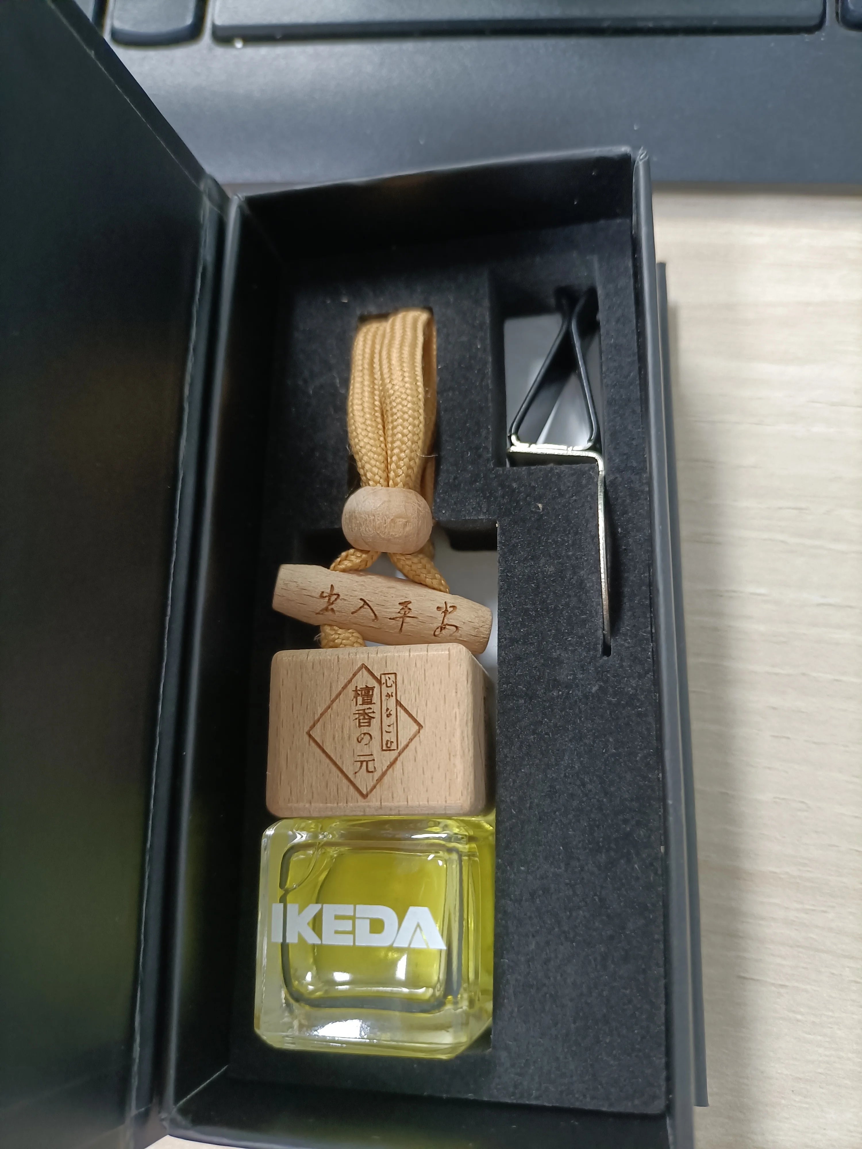 car logo air freshener  car perfume bottle hanging  car perfume pendant